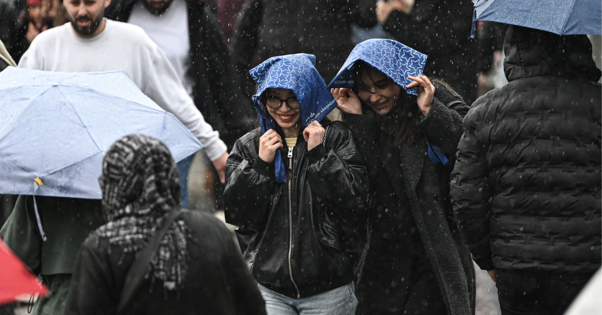 İstanbul'da Şiddetli Yağış Uyarısı! | Yer Yer Kuvvetli