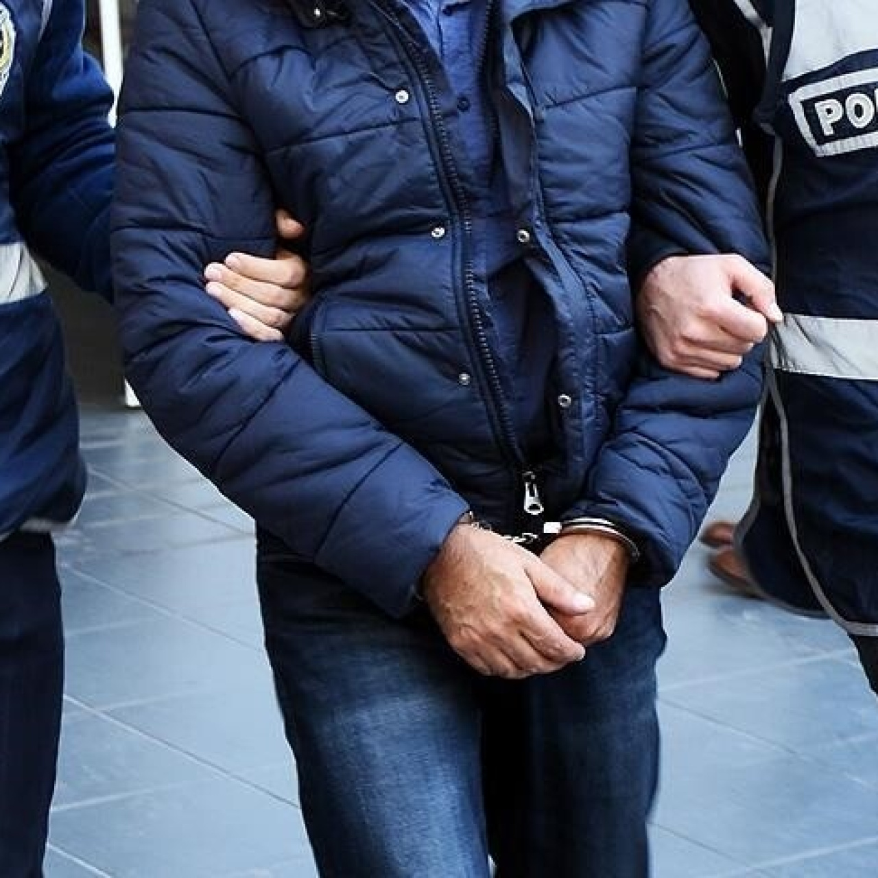 Şanlıurfa merkezli dolandırıcılık operasyonunda yakalanan 5 şüpheli tutuklandı