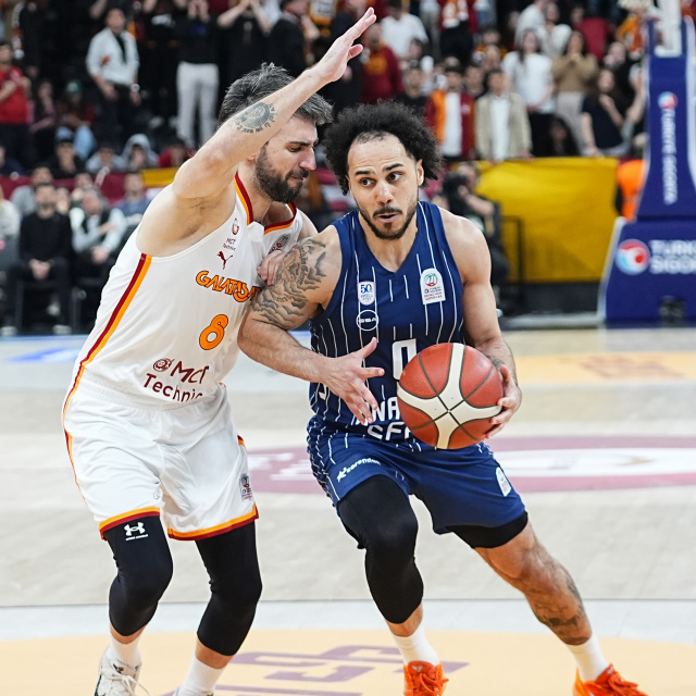 Anadolu Efes, Galatasaray'ı mağlup etti!