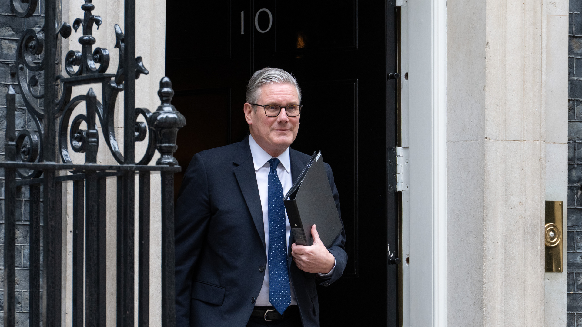 İngiltere Başbakanı Starmer, Epstein bağlantılı ismi büyükelçi atama kararının yanlış olduğunu söyledi: "Bir kez daha özür diliyorum" | Dış Haberler