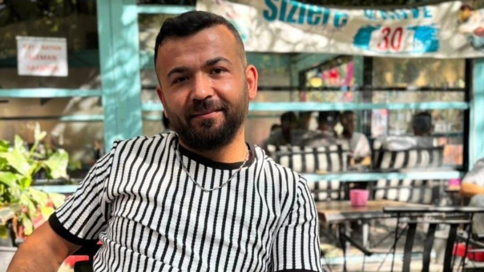 Ardında notlarla evinde ölü bulundu