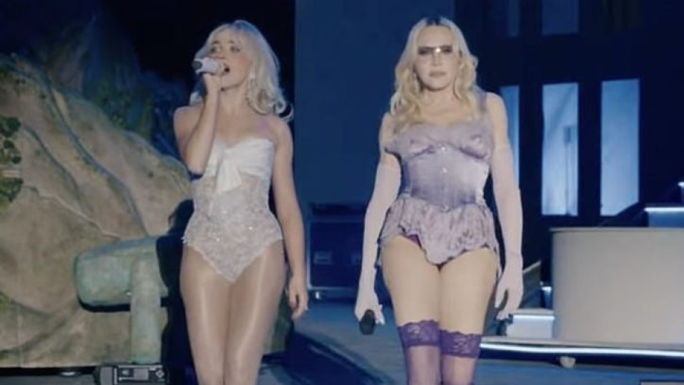 Kayıp kıyafetini bulana ödül verecek