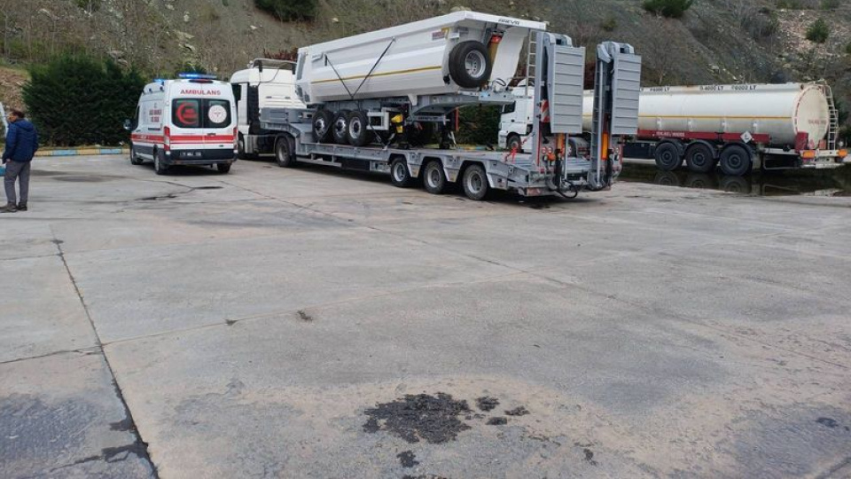 Akaryakıt istasyonunda şüpheli ölüm