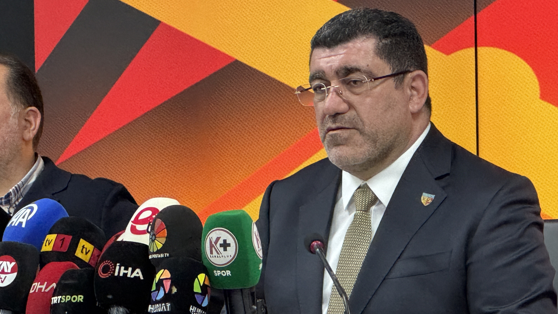 Kayserispor Başkanı Açıkalın: Bensiz Başarı Gelecekse Gitmeye Hazırım
