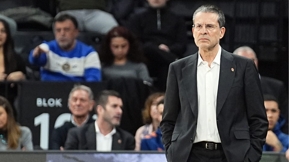 EuroLeague'de yılın başantrenörü Martinez!