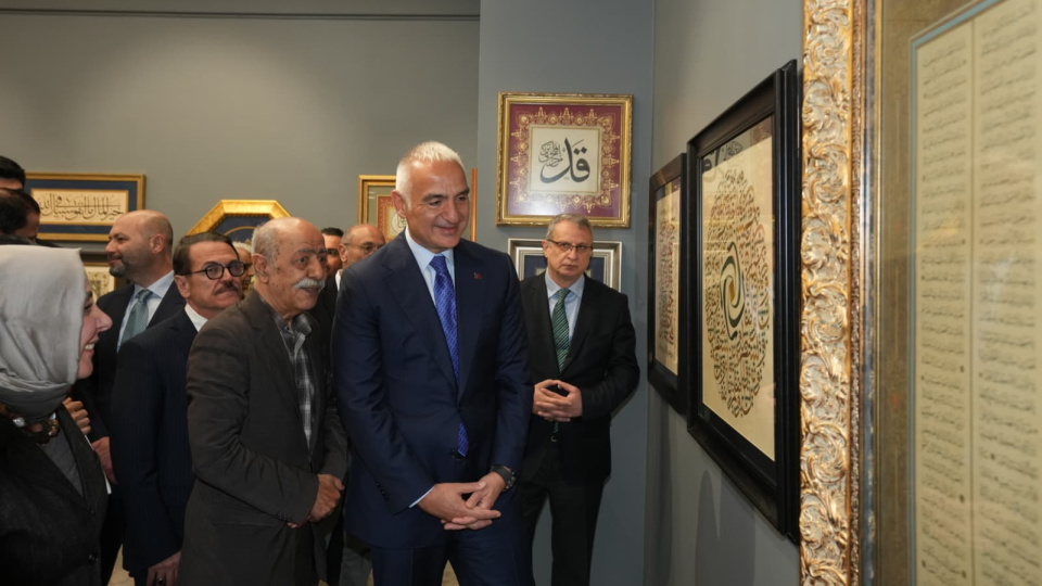 Bakan Ersoy'dan geleneksel sanatlara destek mesajı