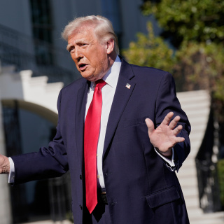 Trump: İran'a abluka başarılı oldu