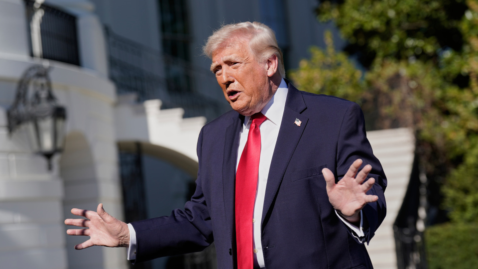 Trump: İran'a abluka başarılı oldu