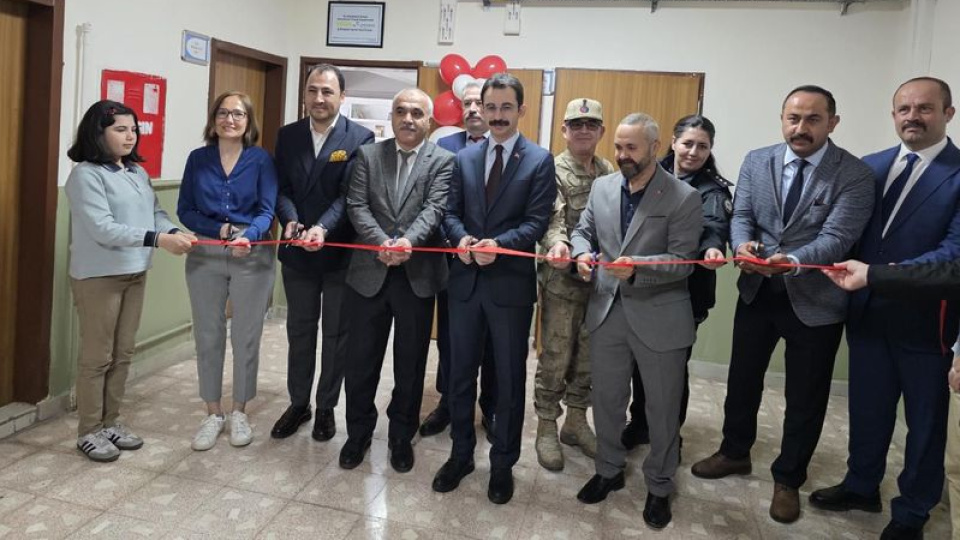 Hatay'da hayırseverlerden kütüphane