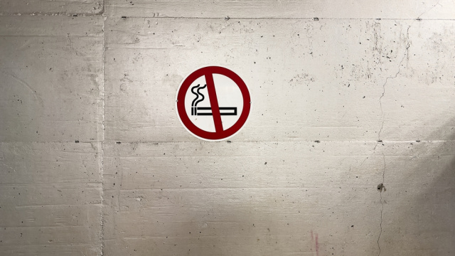 Birleşik Krallık'ta 2008'den sonra doğanlar için sigara yasağı kabul edildi