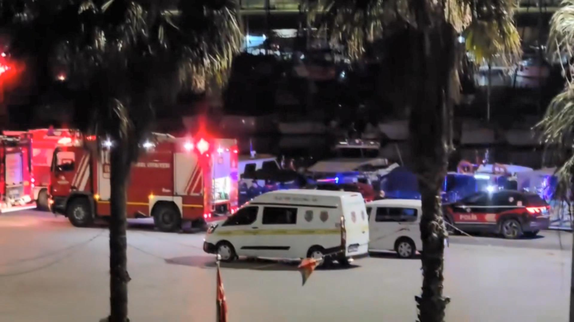 İstanbul Bakırköy'de Yatta Çıkan Yangında 1 Kişi Hayatını Kaybetti