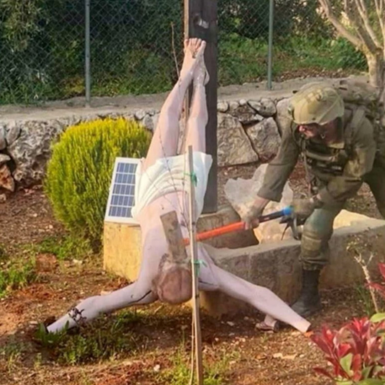 Hazreti İsa heykelini parçalayan İsrail askerine hapis cezası