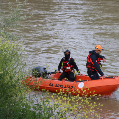 6 yaşındaki Ahmet nehre kapıldı