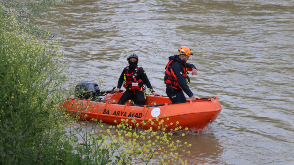 6 yaşındaki Ahmet nehre kapıldı