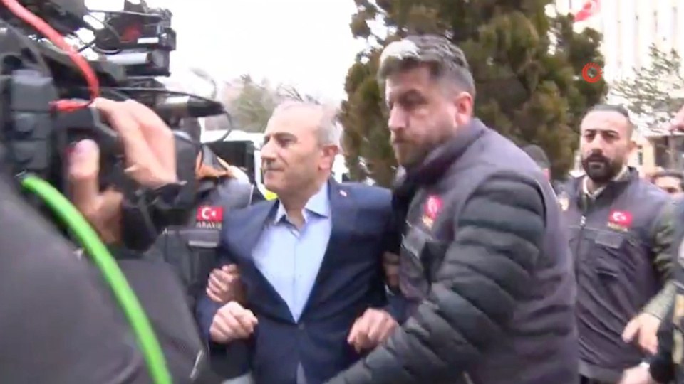 Eski Tunceli Valisi tutuklandı