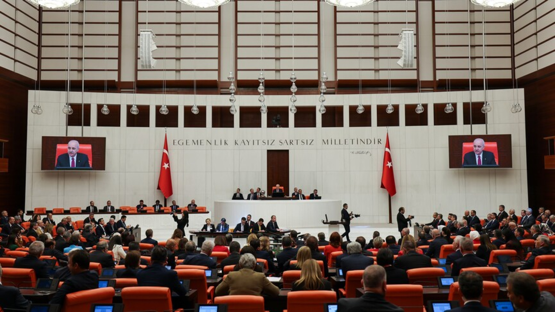 TBMM'de Sosyal Medya ve Doğum İzni Düzenlemelerinde 9 Madde Daha Kabul Edildi