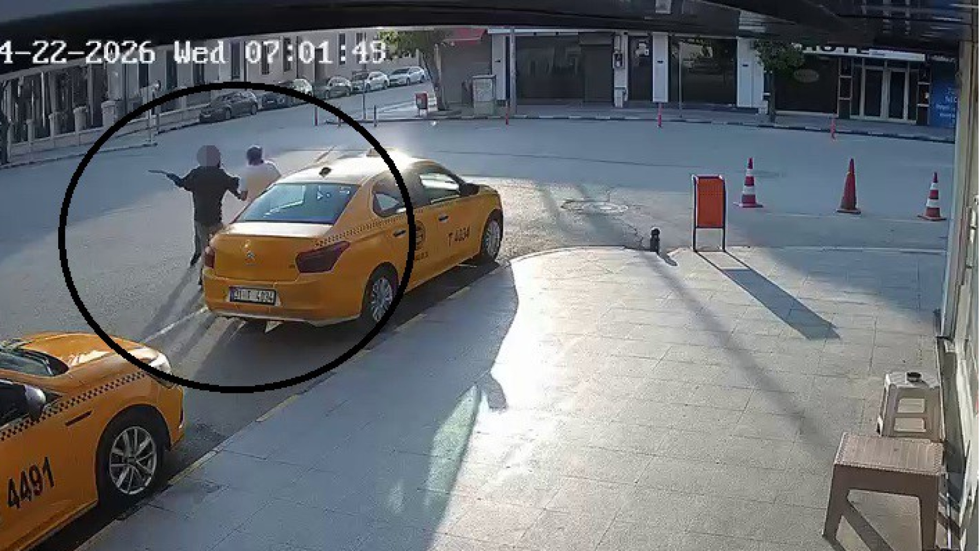 Hatay'da satırlı dehşet: Yemek yok cevabına 3 yaralı