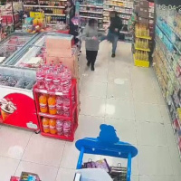 'Özel gereksinimli' çocuğa markette darp!