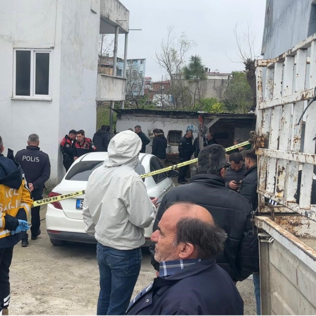 Evlat vahşeti! Annesini öldürdü!