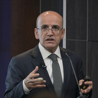 "Enflasyonla mücadelede duralım' yaklaşımı miyopik"