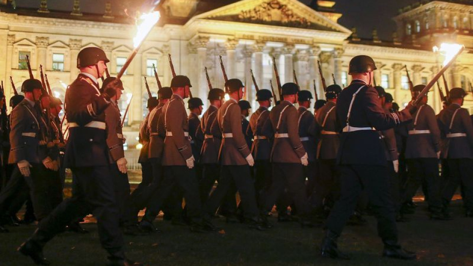 Almanya'dan yeni askeri strateji