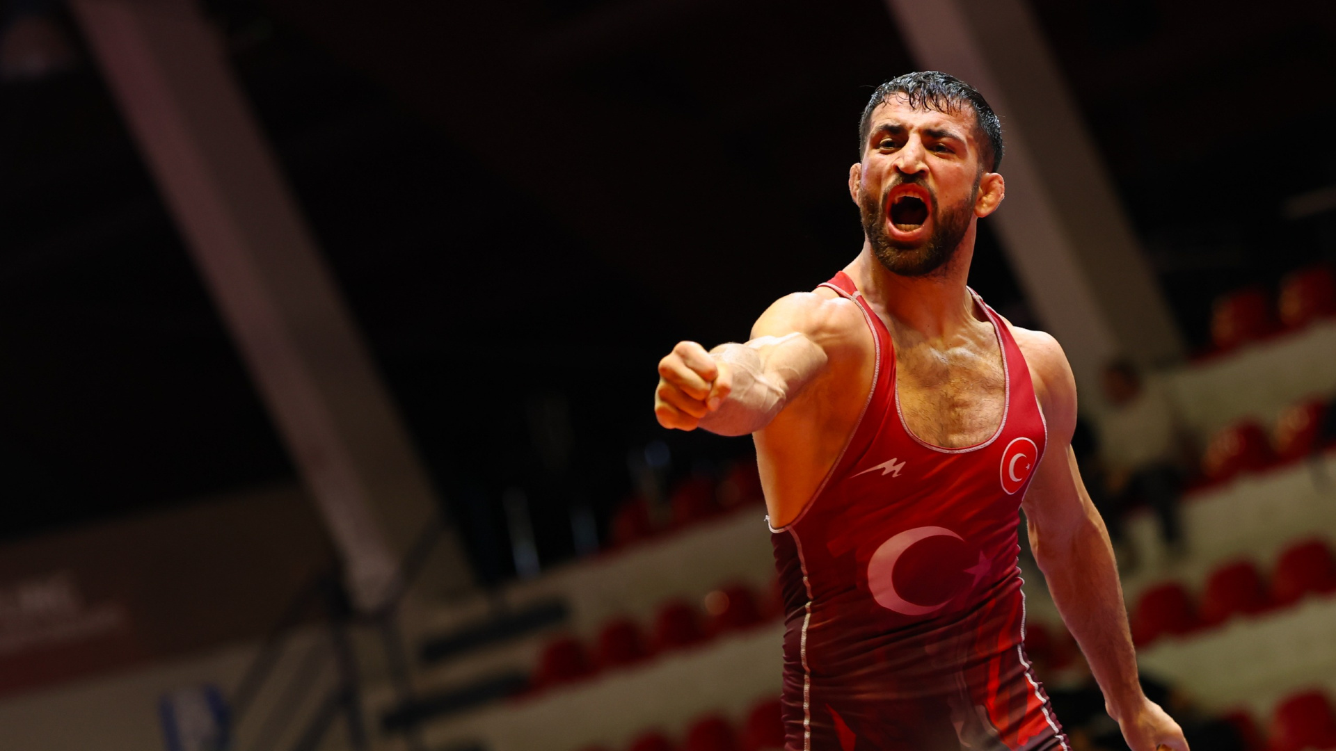 Milli Güreşçi Murat Fırat, Avrupa Şampiyonası'nda Gümüş Madalya Kazandı