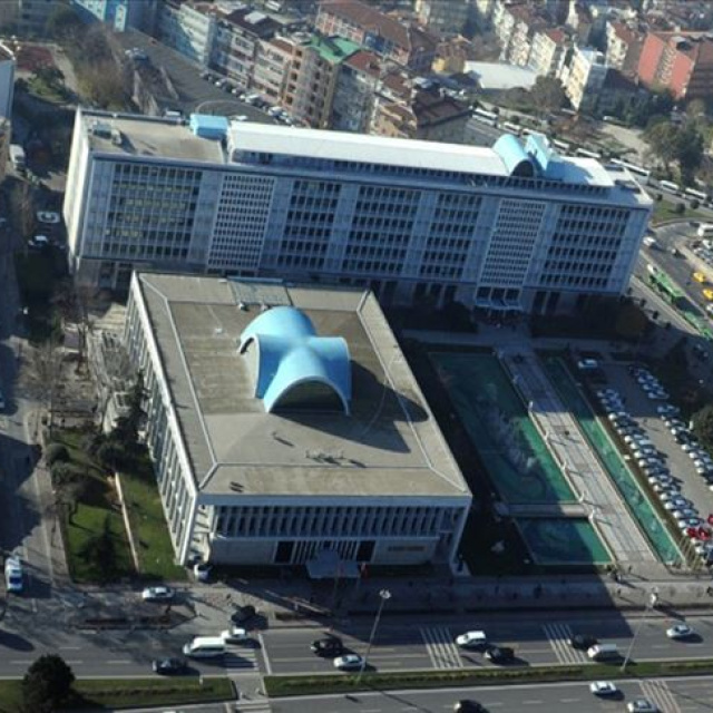 İBB'de 2 görevden alma