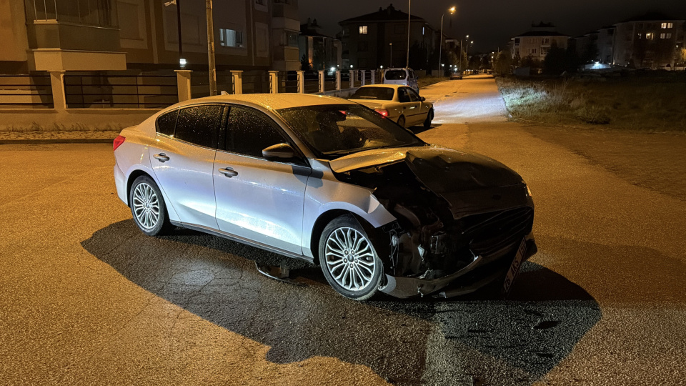 117 bin lira ceza! Ehliyetsiz ve alkollü sürüsü çarpıştı