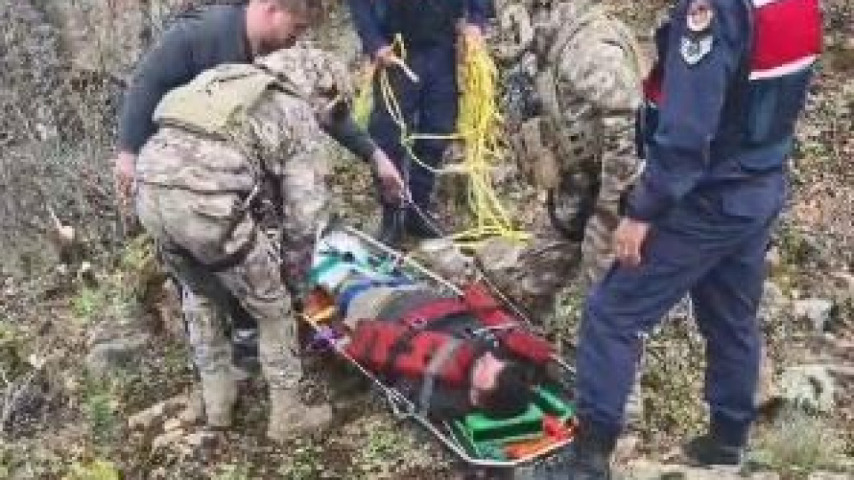 Zorlu arazide yaralandı, TSK helikopteriyle kurtarıldı