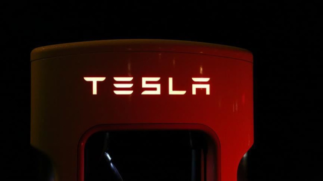 Tesla'nın kârı ilk çeyrekte yükseldi