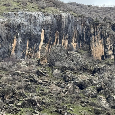 Kayadan 'şelale' çıktı