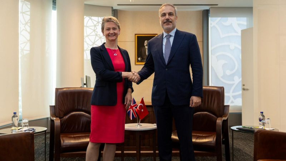 İngiltere ile Stratejik Ortaklık Çerçeve Belgesi imzalandı