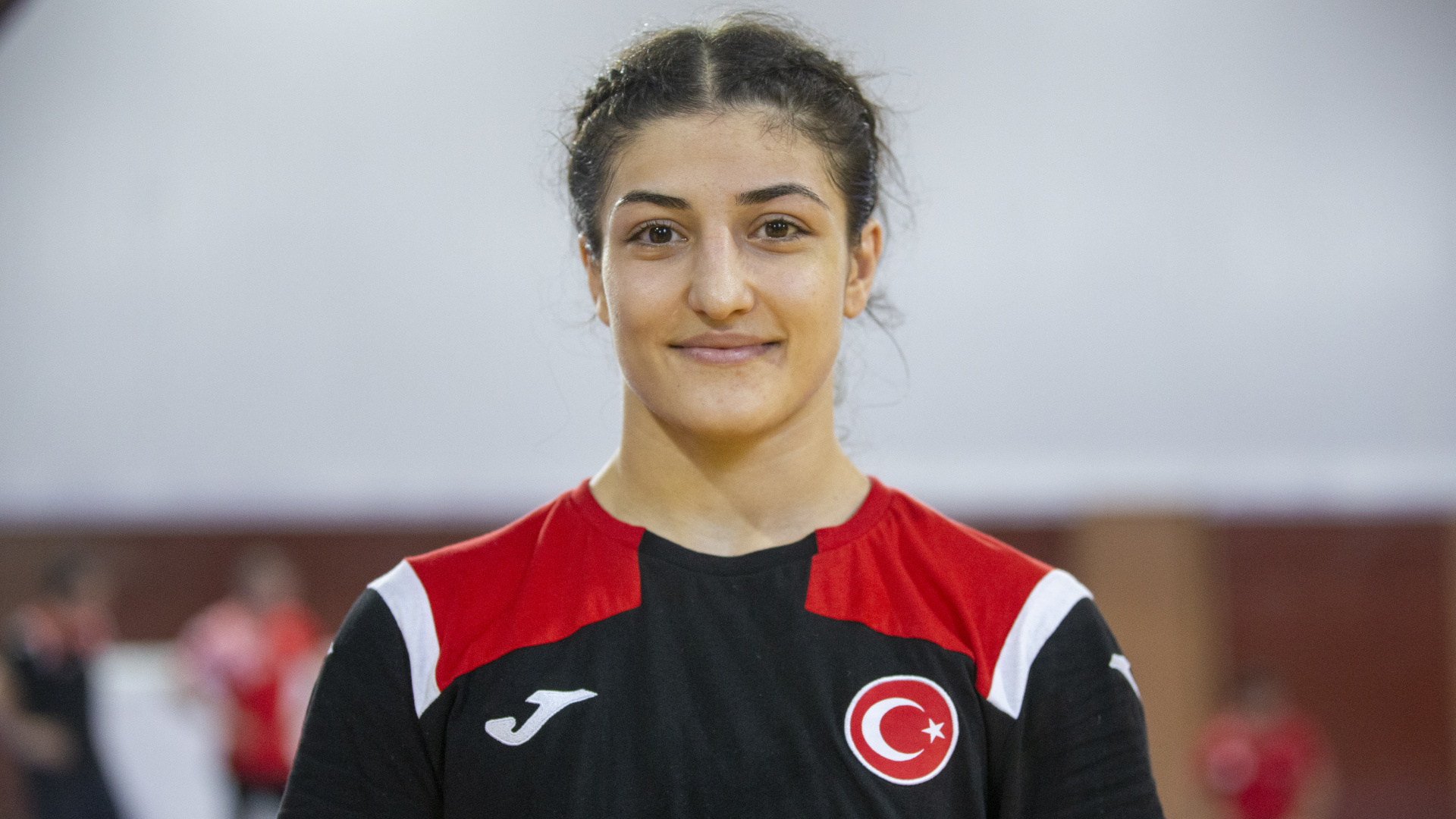 Elvira Süleyman Kamaloğlu Avrupa Güreş Şampiyonası'nda finale yükseldi