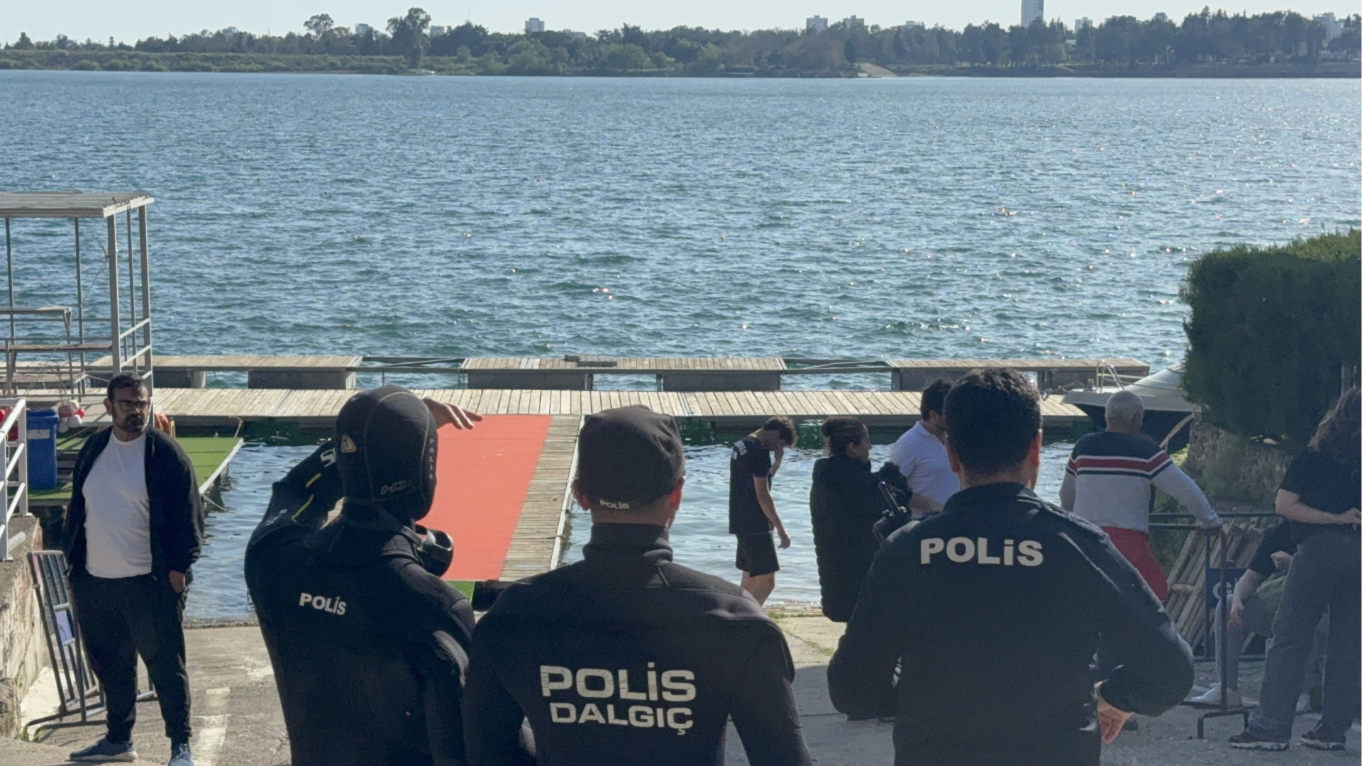Adana'da Serinlemek İçin Baraja Giren 22 Yaşındaki Genç Sudan Bilinçsiz Çıkarıldı