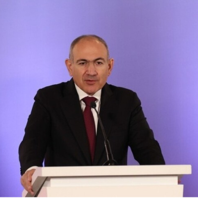 Paşinyan Erivan'da Türk bayrağının yakılmasını kınadı