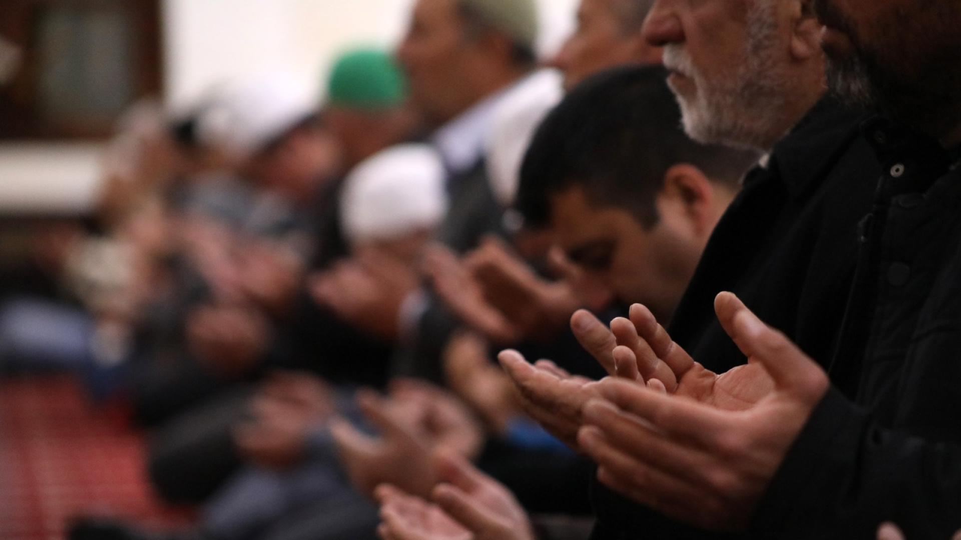 Cuma Namazı Nasıl Kılınır? Rekat Sayısı ve Okunacak Dualar