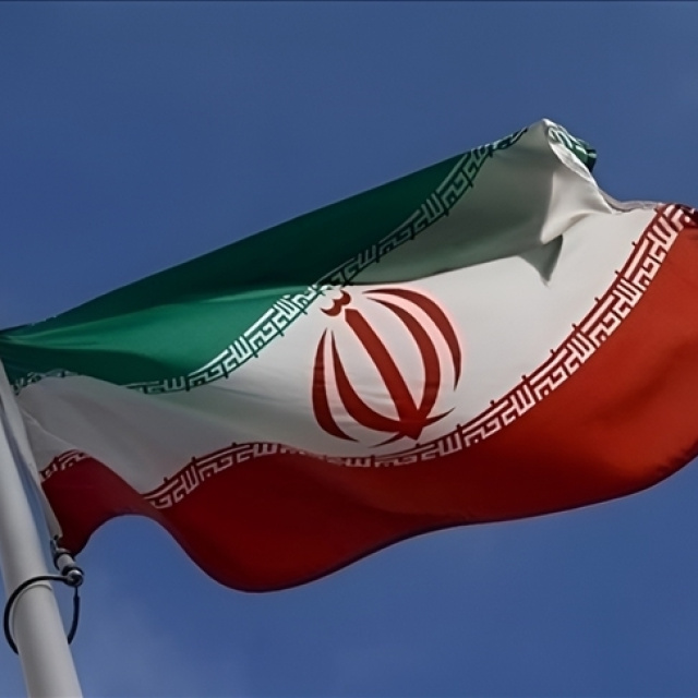 Hürmüz'den ilk geçiş gelirleri İran'ın kasasına girdi