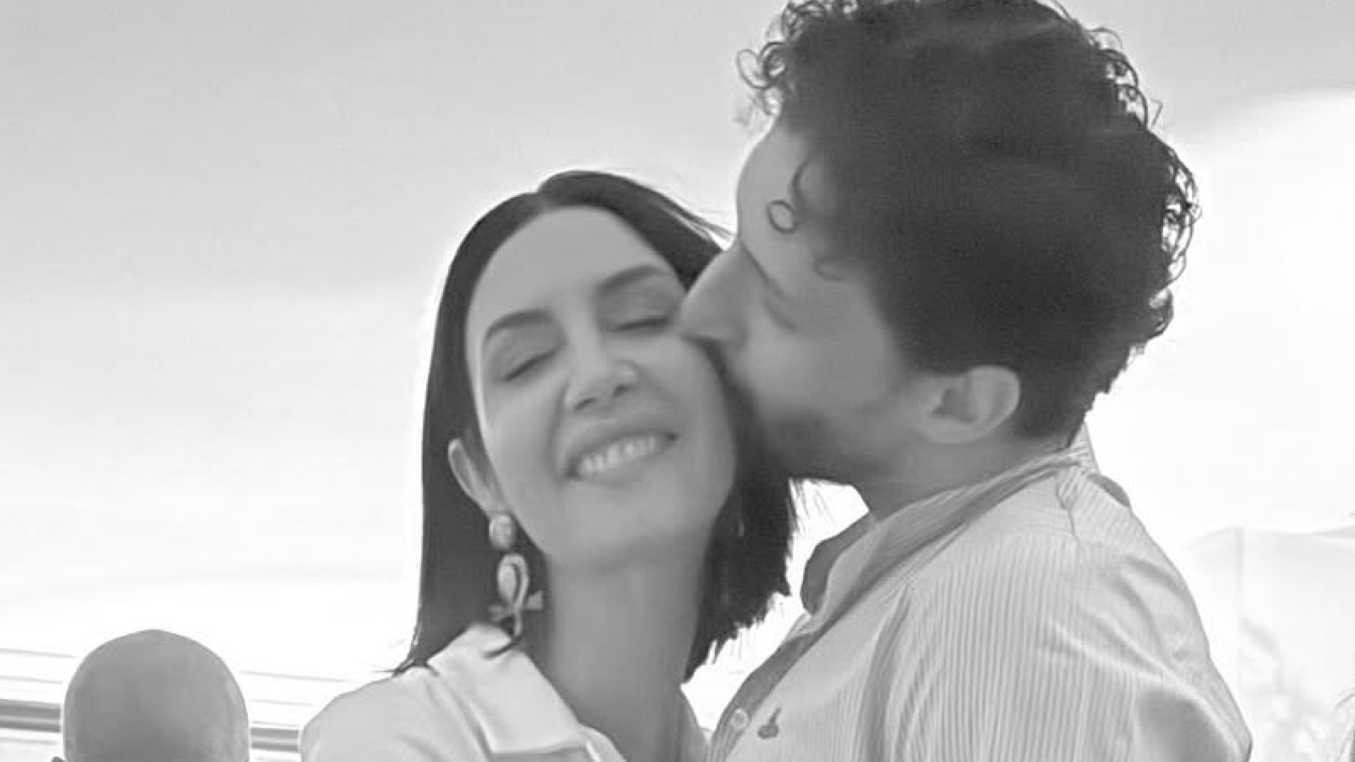 Ahu Yağtu ile Bora Cengiz'den yeni fotoğraf - Magazin haberleri