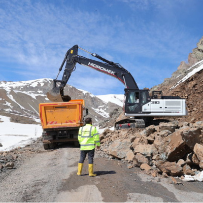 Hakkari'ye ulaşım için 3 güzergahta çalışma