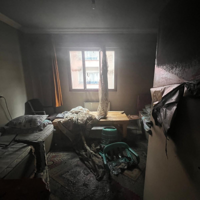 Evini kundakladı, kalp krizinden öldü