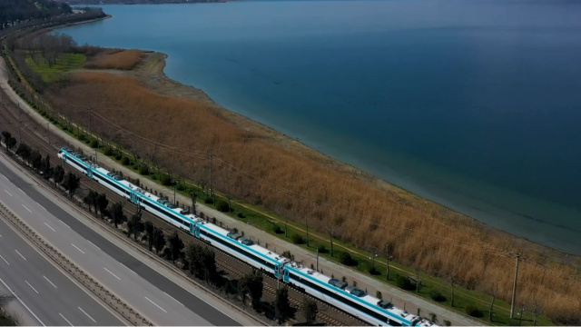 225 kilometre hıza ulaştı