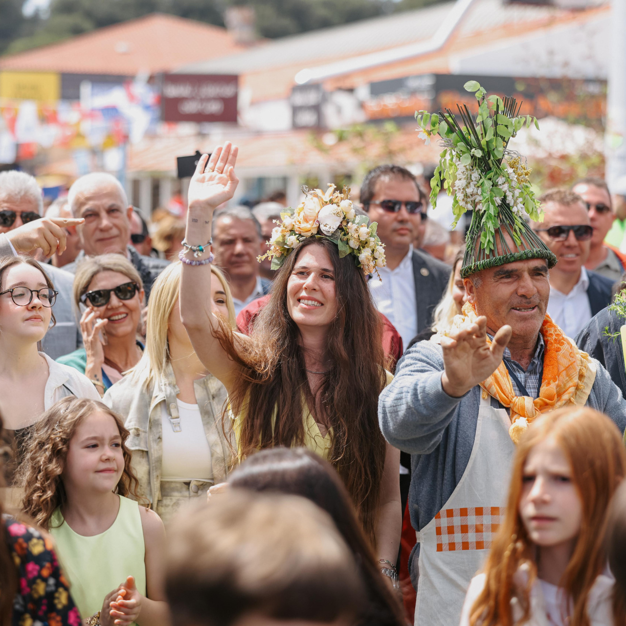 Alaçatı Ot Festivali'nden renkli kortej