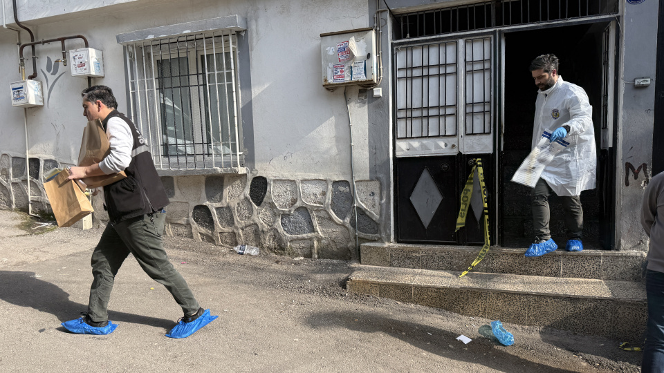 14 yaşındaki kız, babasını öldürdü