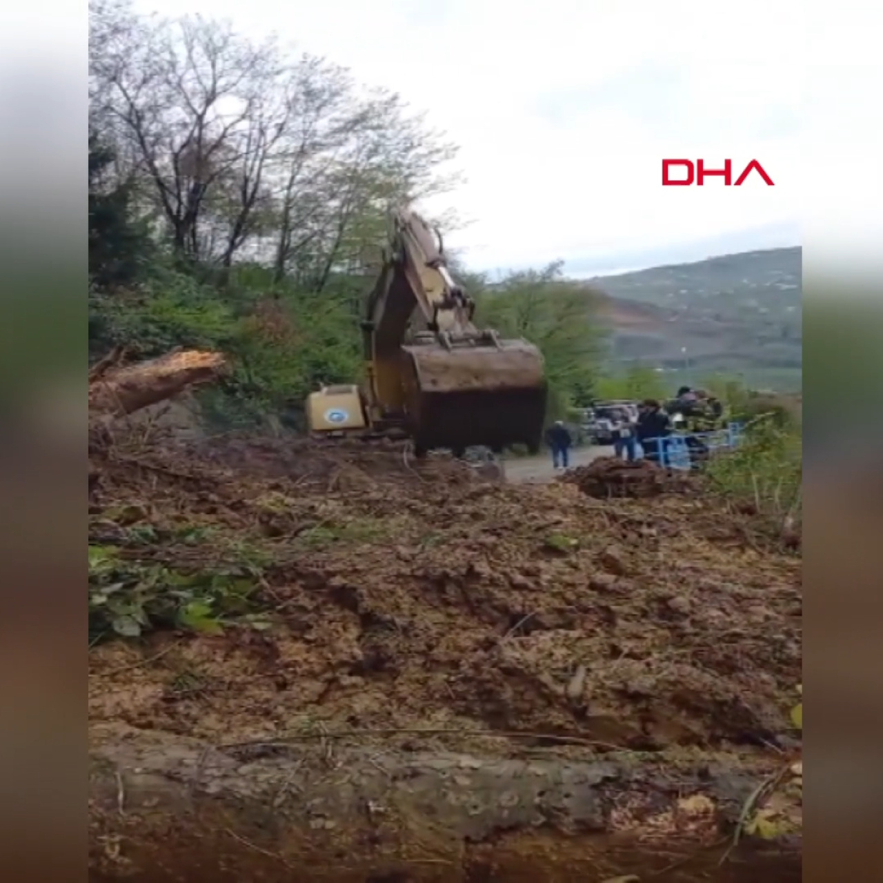 Ortahisar'da mahalle yolu ulaşıma kapandı