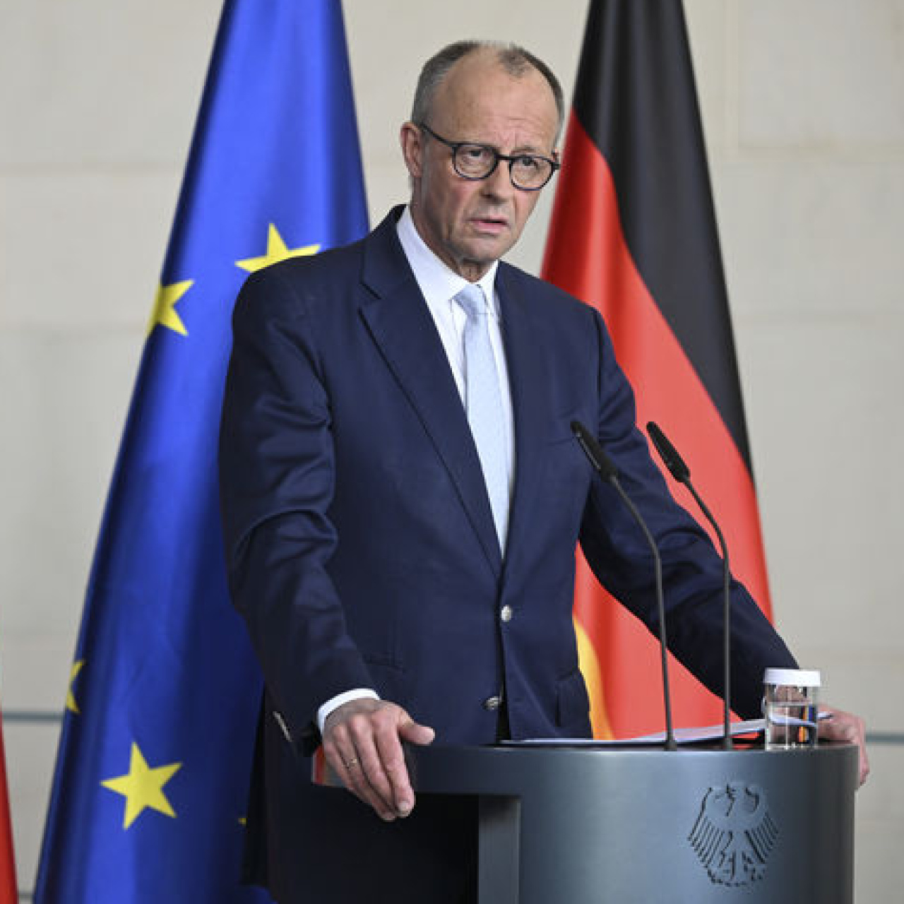 "İran üzerindeki baskıyı artırmalıyız"