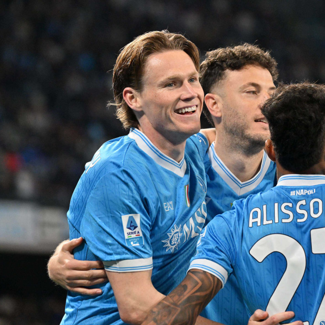 Napoli sahasında coştu!