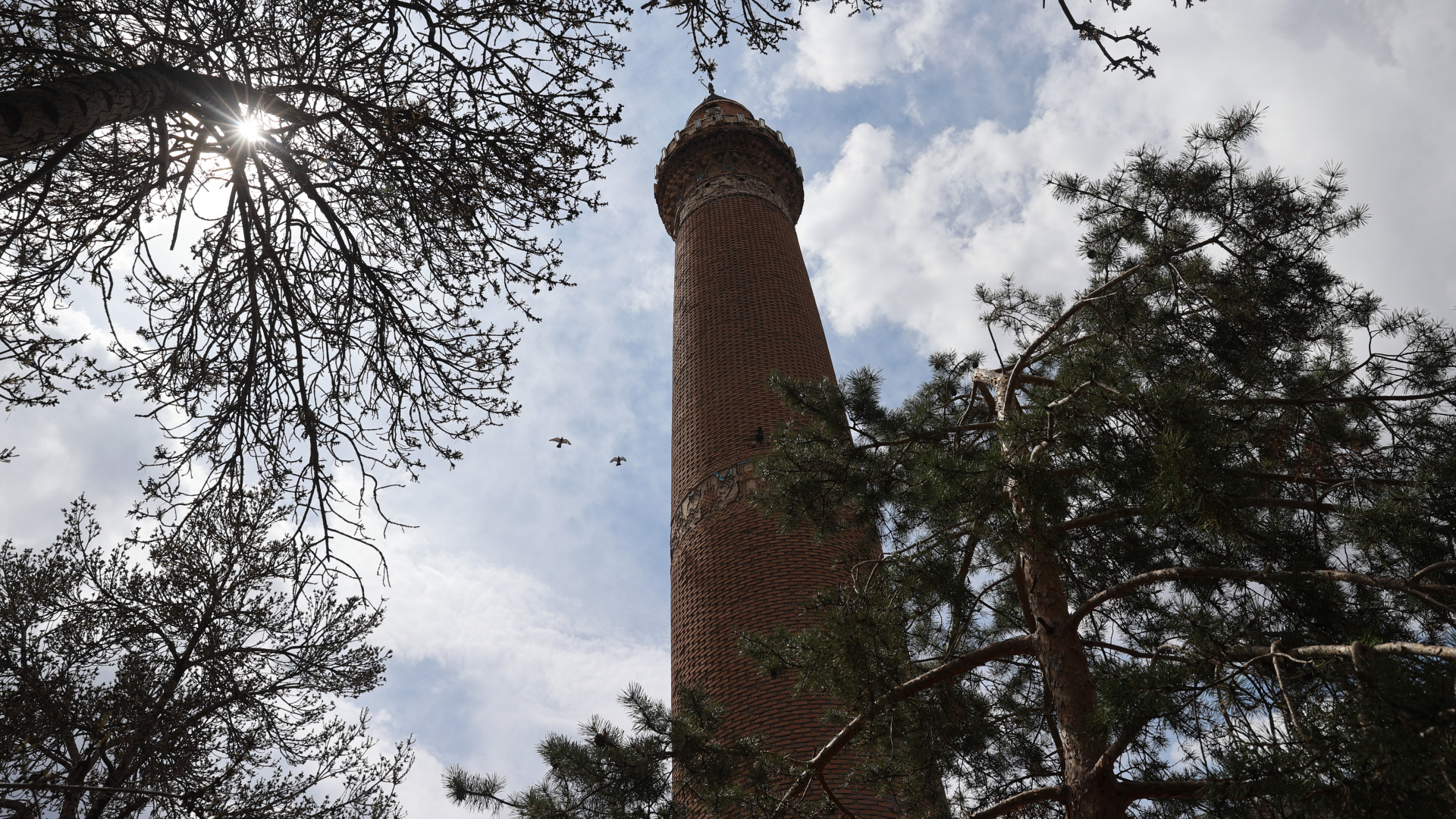 Sivas'taki eğik minareli Ulu Cami'ye tarihinin en kapsamlı restorasyonu