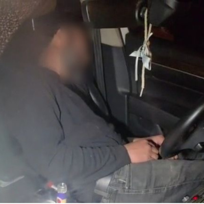 Sızan sürücü için aracı salladılar