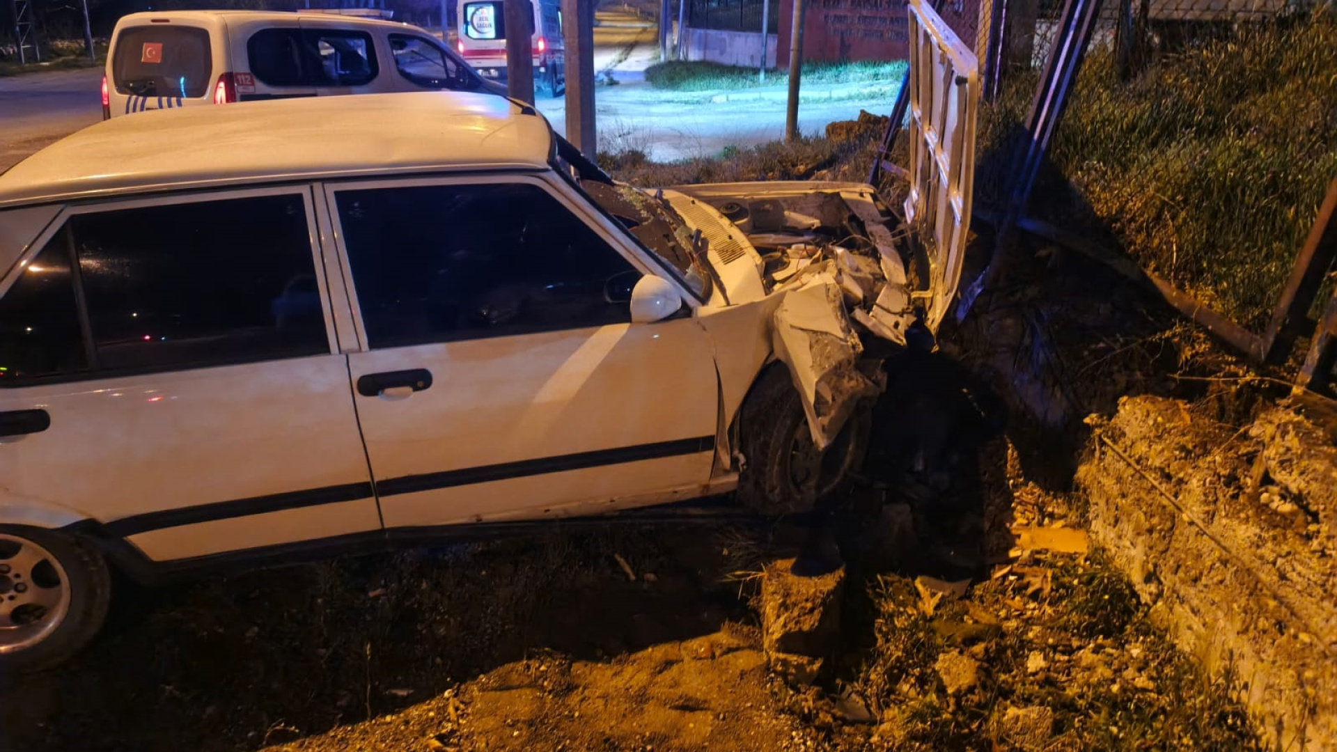 İstinat duvarına çarpan aracın alkollü ve ehliyetsiz sürücüsüne 250 bin TL ceza