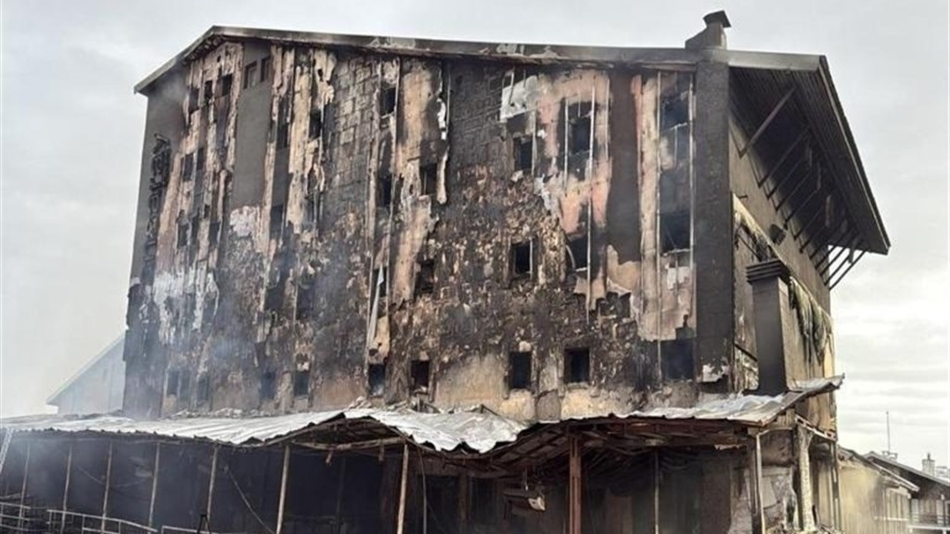 Uludağ'daki yangın faciasında itfaiye aracında su yoktu iddiası